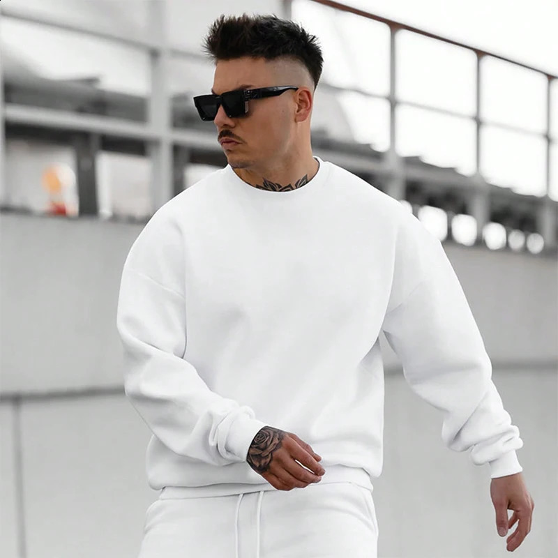 Mens Autumn And Winter Casual And Versatile Solid Color Long Sleeve Crewneck Sweatshirt 240821