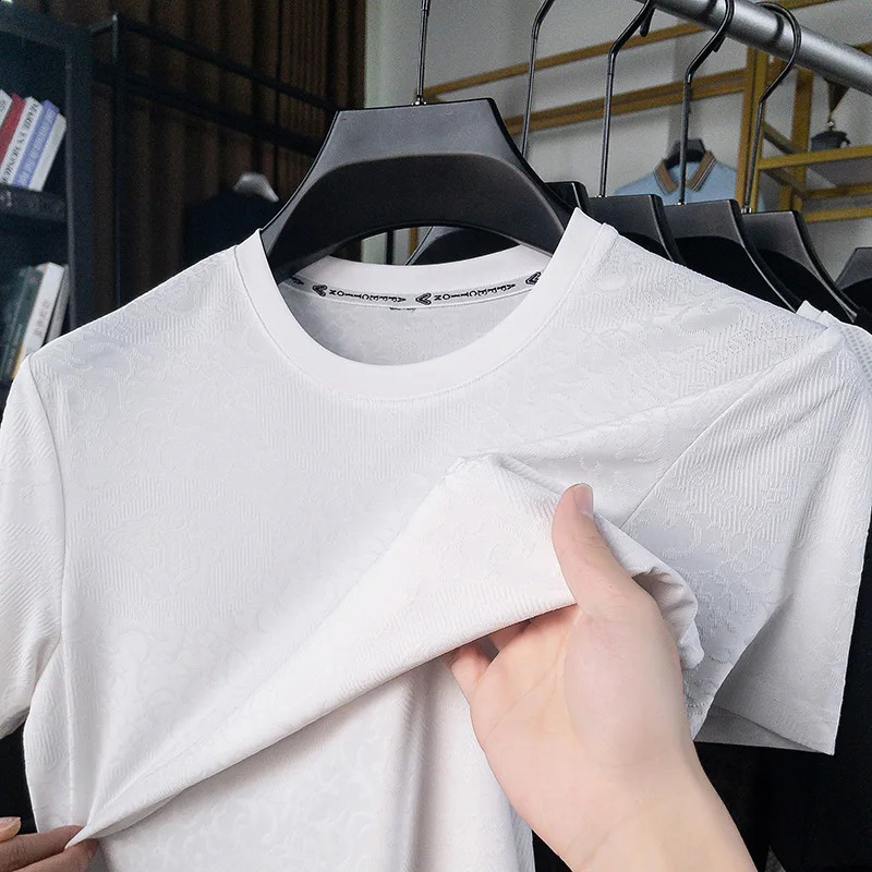 2024 Ice Silk Summer Embroidery Mens Tshirt Loose Fitting Retro Short Sleeved Fashion Funny ONeck Tops T Shirt 240820