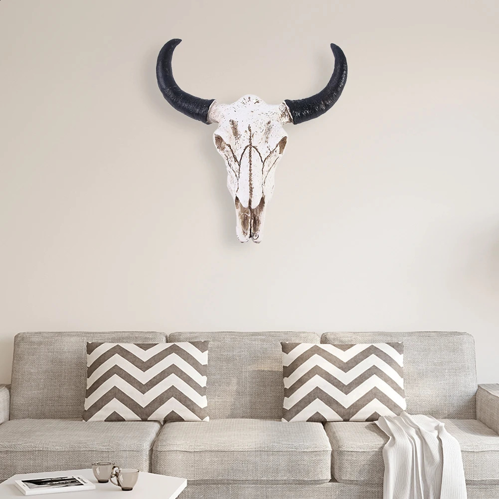Resin Longhorn Cow Skull Head Wall Hanging Decorations Retro Bull Skull Ornaments 3D Animal Horns Sculpture Figurines Crafts 240821