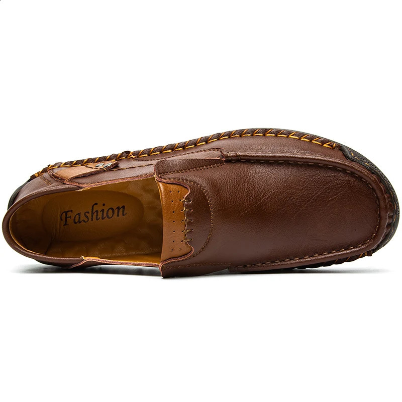 Mens leather shoes are casual and comfortable with a sliding buckle soft cushion. They are lightweight and suitable for mens boat driving 240821