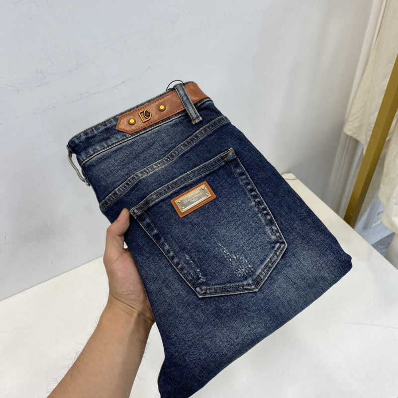 Men's Jeans Designer For Mens Classic Trousers Washed Old black Jean Denim Streetwear Casual Sweatpants Designers Man Jogging Track fashion pants 5E8W