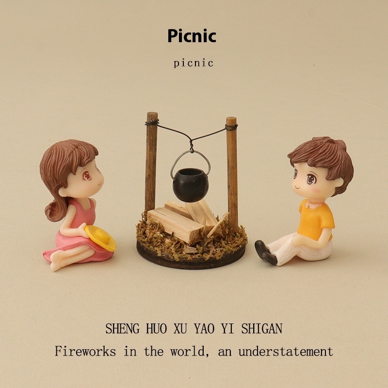 New cartoon creative hanging stove chopping wood, micro couple picnic scene, landscape decoration, baby house, home accessories