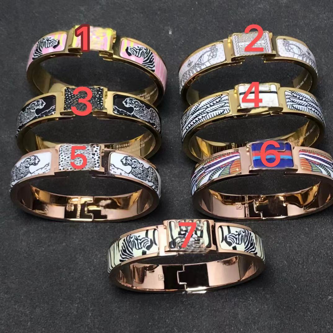Designer Bracelet Classic Letter Bracelet Mens and Womens Couples Bracelets 18k Gold Rose Gold Silver Tri-Colour Bangle