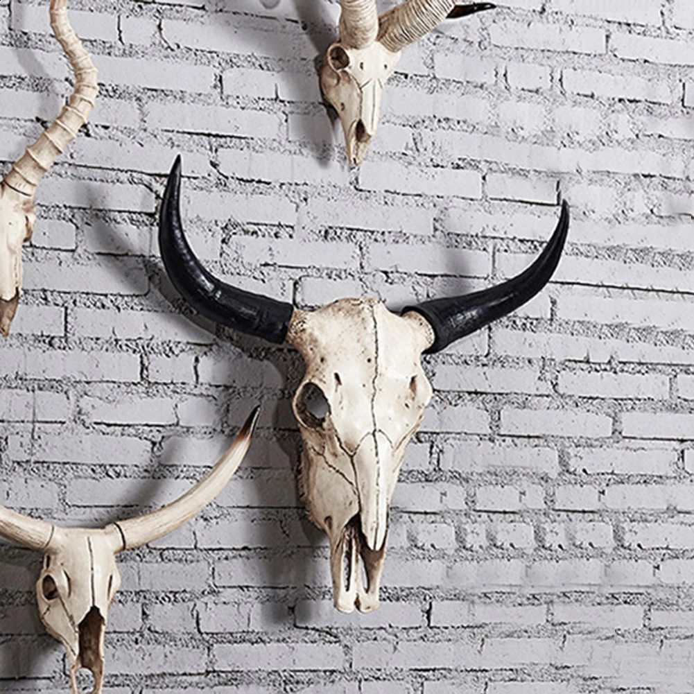 Resin Longhorn Cow Skull Head Wall Hanging Decorations Retro Bull Skull Ornaments 3D Animal Horns Sculpture Figurines Crafts 240821