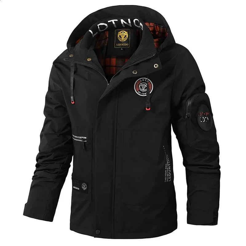 Mens Casual Windbreaker Jacket Hooded Waterproof Outdoor Soft Shell Winter Coat Warm Fleece Thick Clothing Fashion 240821