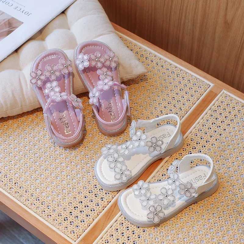 Summer Fashion Childrens Comfortable Elegant Cute Flower Crystal Beautiful Baby Girl Childrens Sparkling Princess Flat Sandals W240821