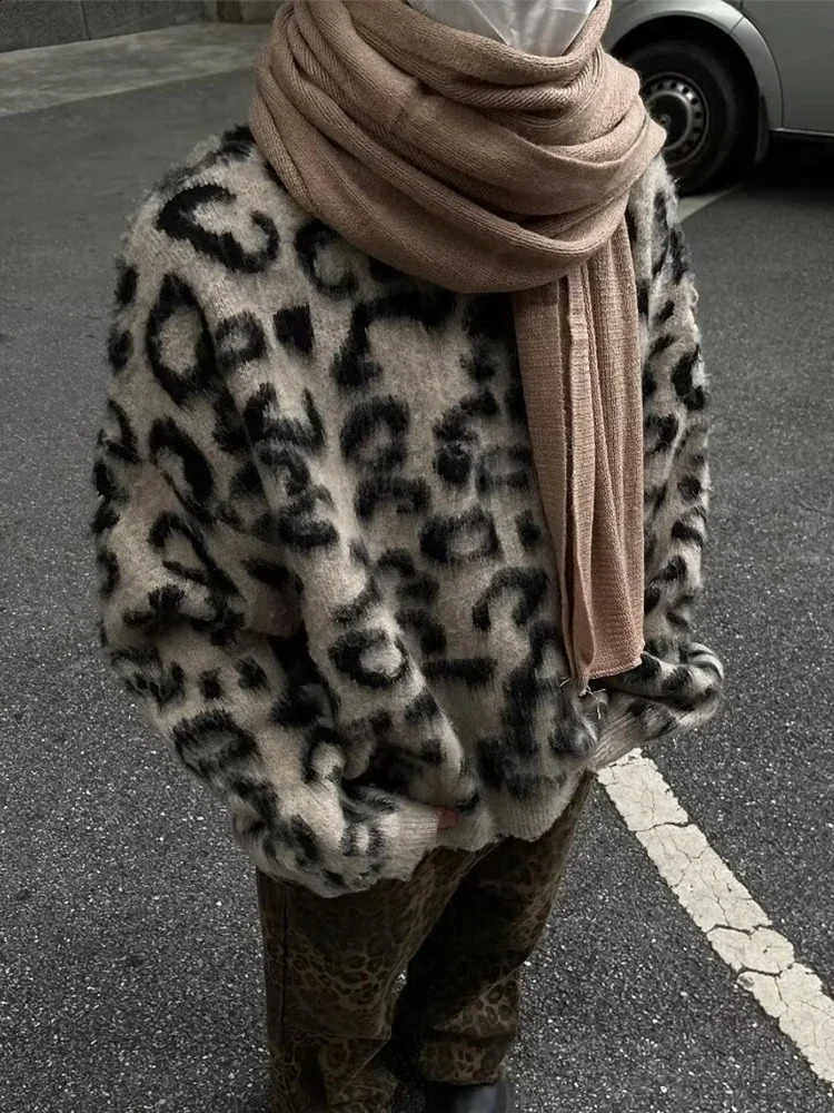 Mohair Sweaters Men Fleece Leopard Korean Thicken Warm Knitting Winter Loose Casual Long Sleeve Pullovers Streetwear 240821