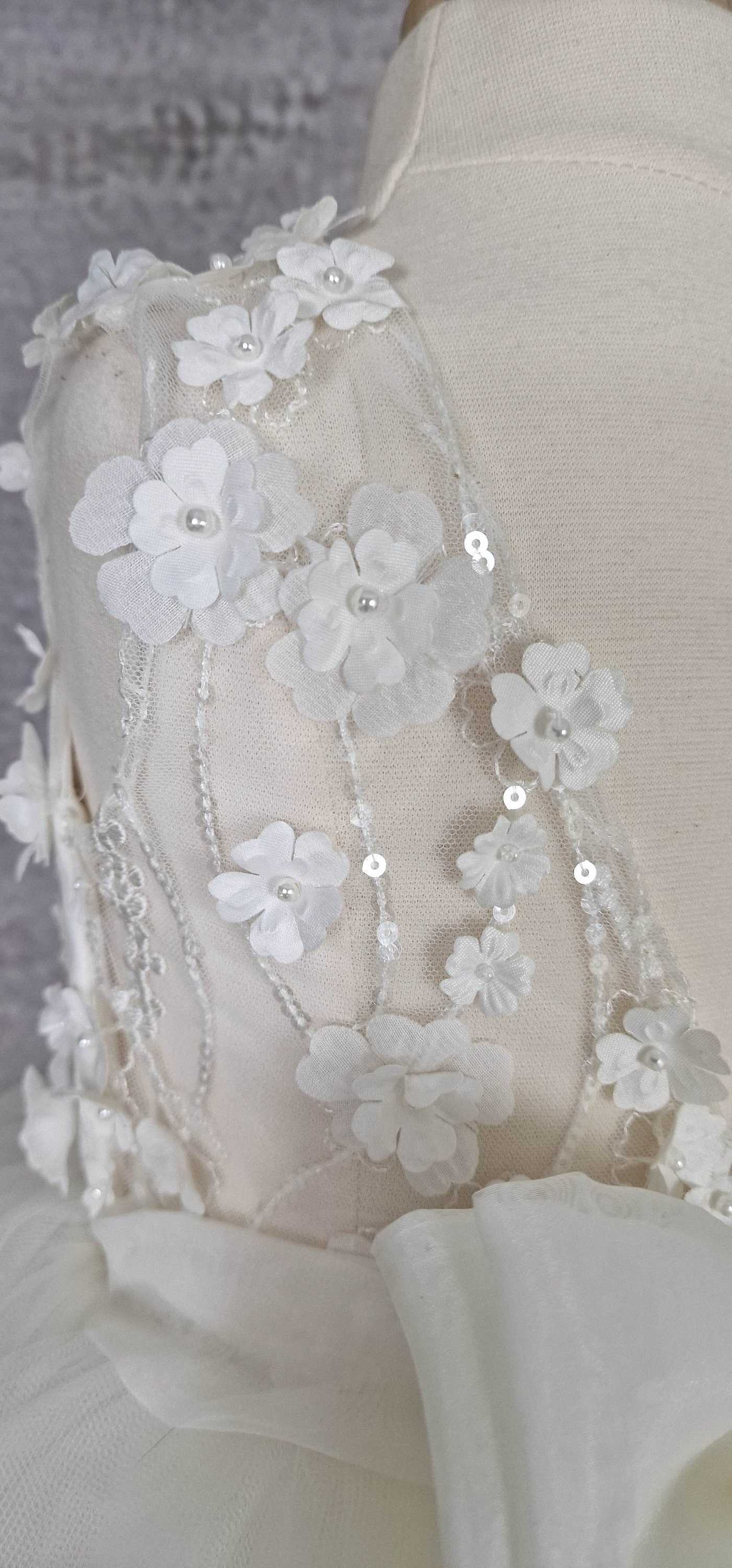 Luxury Beaded Christening Gowns For Baby Girls Lace 3D Flowers Appliqued Pearls Baptism Dresses With Bonnet First Communica