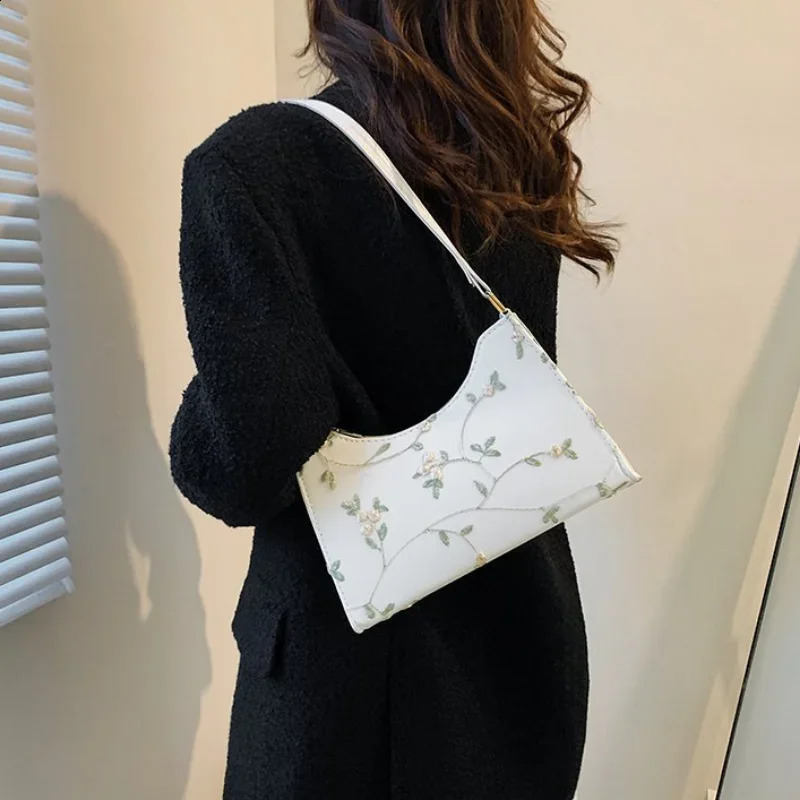 Summer Lace Floral Stitching Shoulder Bag for Women 2023 Soft PU Leather Underarm Bags Beach Travel Handbag Girls Small Tote 240820