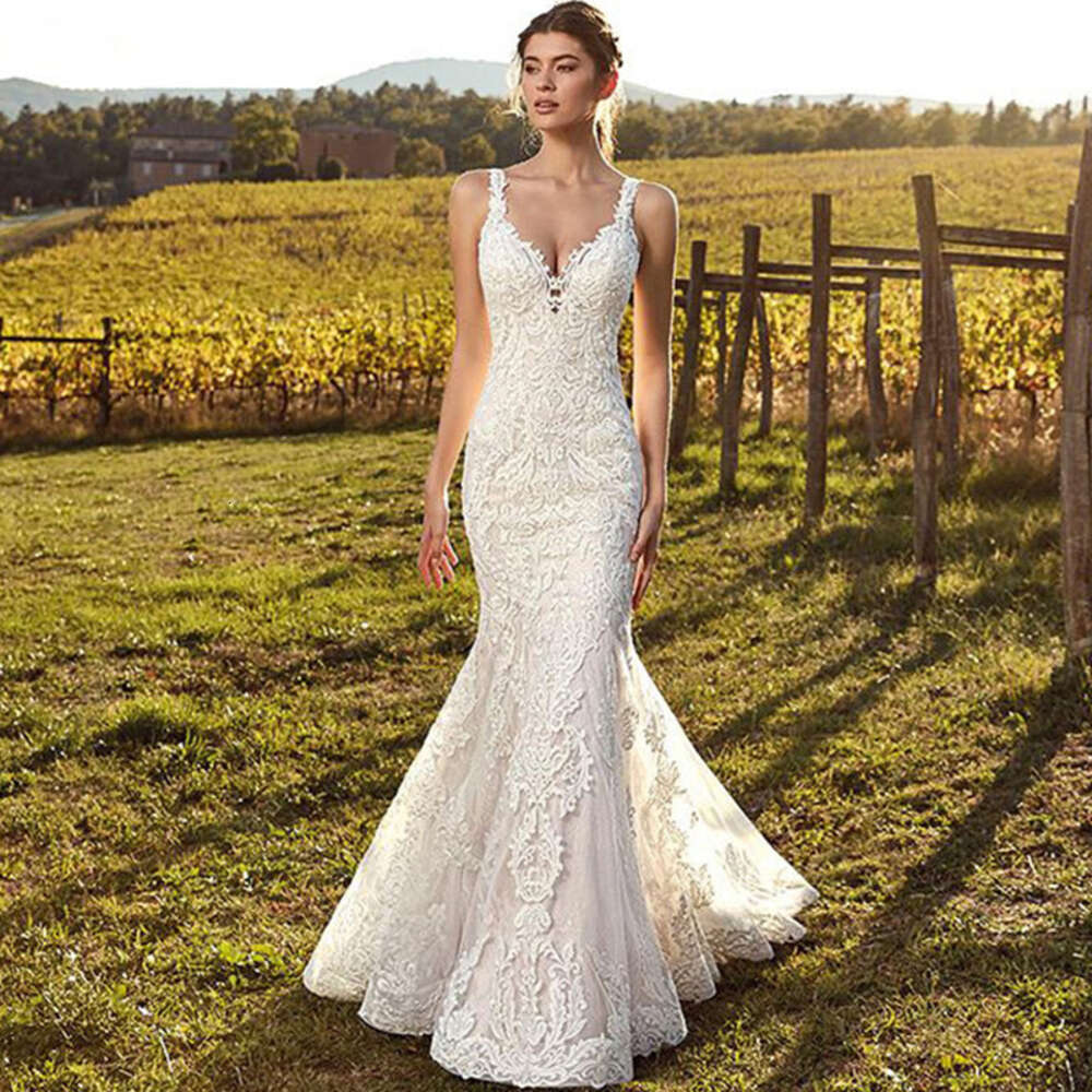 Sexy V-Neck Mermaid Wedding Dress 2024 Lace Boho Sleeveless Bride Gown Customized Buttons Pleats Illusion Back Vestido De Novia