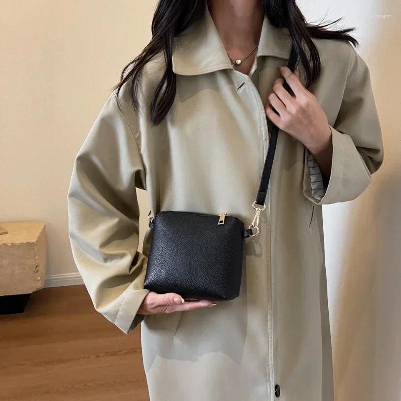 2025 Designer Shoulder Bags For Women: Solid Color, High-quality Handbags With Interior Compartment New Free Delivery Designer Bag
