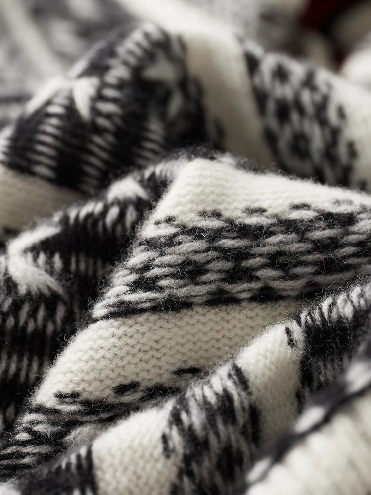 Autumn and Winter 100% Merino Wool Knitted Cashmere Sweater Mens O-Neck Pullover Jacquard Retro Stripe Contrast Top 240821