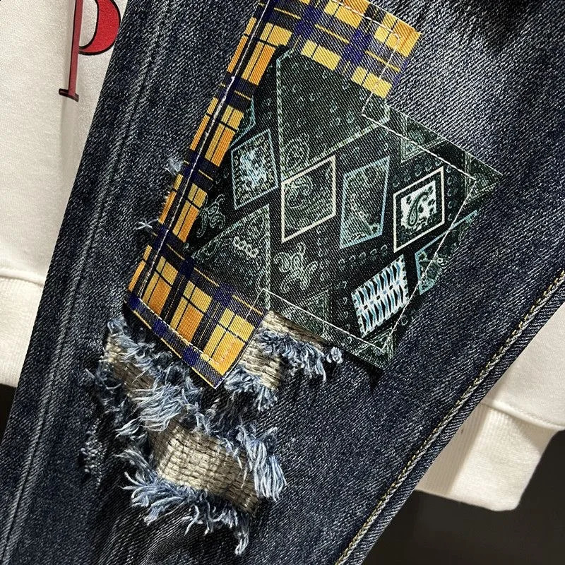 Spring and Autumn Mens Fashion Trend Ripped Patch Small Foot Pants Mens Casual Slim Comfortable High-Quality Jeans 240821