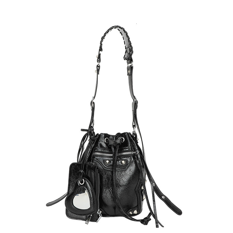 Crossbody Women's New Heavy Industry Locomotive Wind Rivet Tidal Drawn Water Bucket Fashion Shoulder Bag Free Mirror Wallet