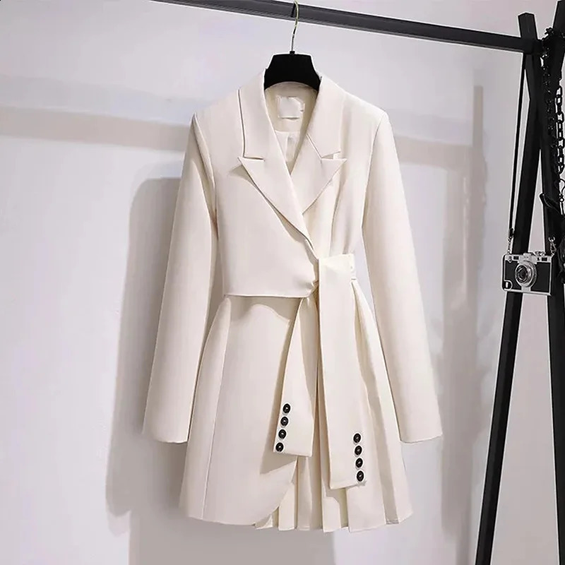 Fashion Trench Coat Women Spring Autumn Windbreaker Female Black White Belt Blazer Vintage 240820