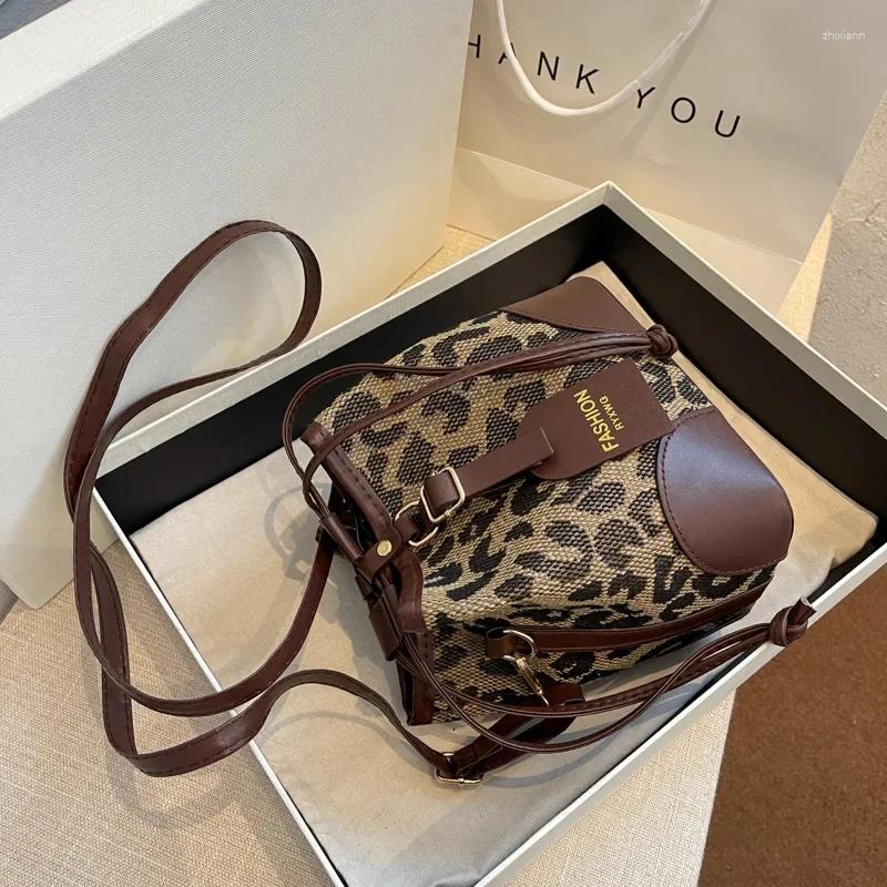 Totes Leopard Small PU Leather Women Bucket Crossbody Bags 2024 Fall Designer Shoulder Bag Ladies Handbag Lady Trend Tote 4 5146c