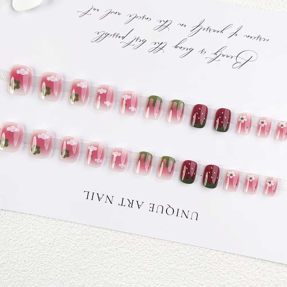24pcs Sweet Ins Fake Nails Iced Strawberry Cloud False Nail Patch Cute Short Wearable Full Finished Press on Nails For GirlsXJ241025