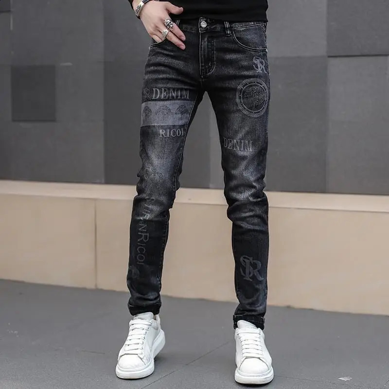 Harajuku Fashion Mens High-end Embroidered Jeans Korean Style Prints Patches Slim Fit Casual Spring Autumn Cowboy Trousers 240821