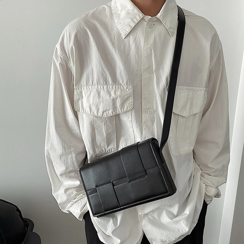 Retro Man Flip Crossbody Bag Fashion Small Square Bag Pu Leather Wide Strap Shoulder Messenger Bag Casual Handbag 240820