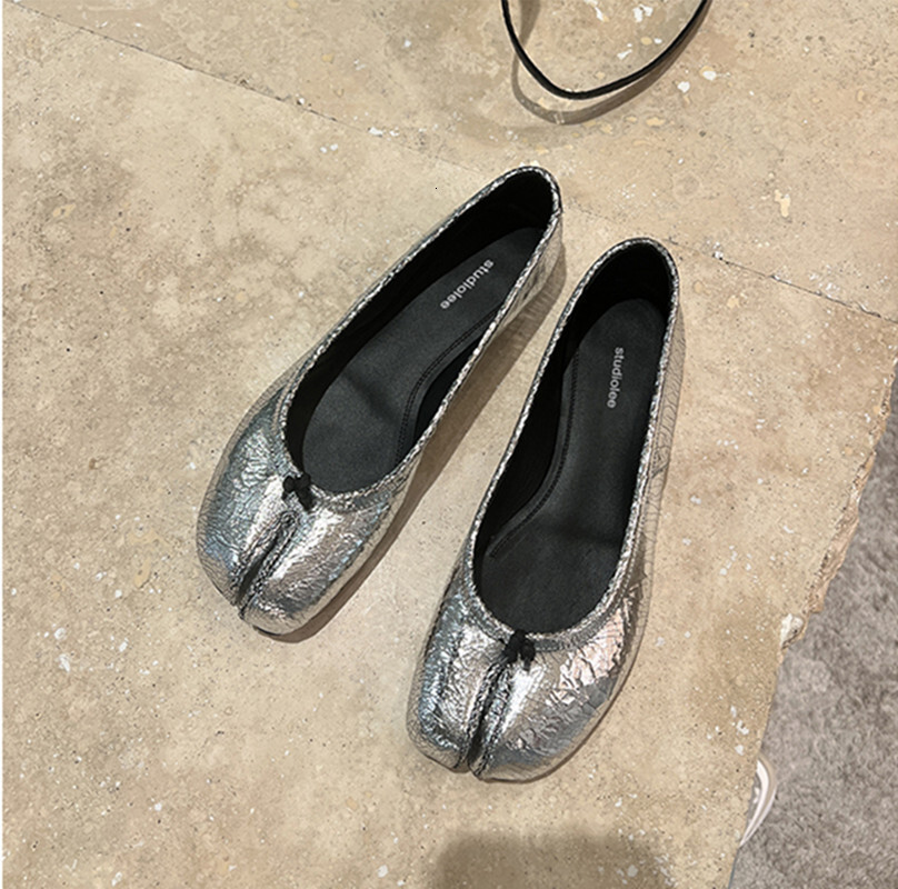 Ddmysports Grape Mom S Spring Autumn Women Mirror Split Toe Pig Feet With Shallow Mouth And Skirt Made Of Genuine Leather Flat Sole Single Shoes OUTDO