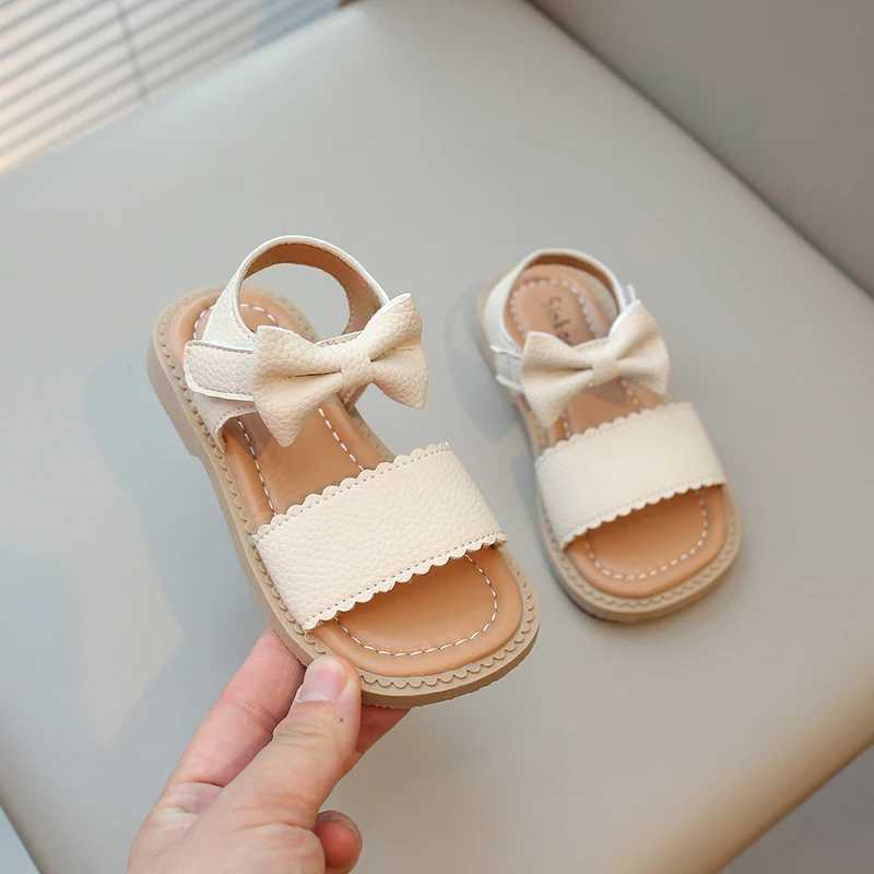 Baby Girl Summer Solid Color Bow Princess Square Head Childrens Beach Leisure Comfortable Sandals Childrens Elegant Student Flat Bottom W240821