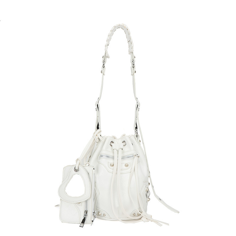 Crossbody Women's New Heavy Industry Locomotive Wind Rivet Tidal Drawn Water Bucket Fashion Shoulder Bag Free Mirror Wallet