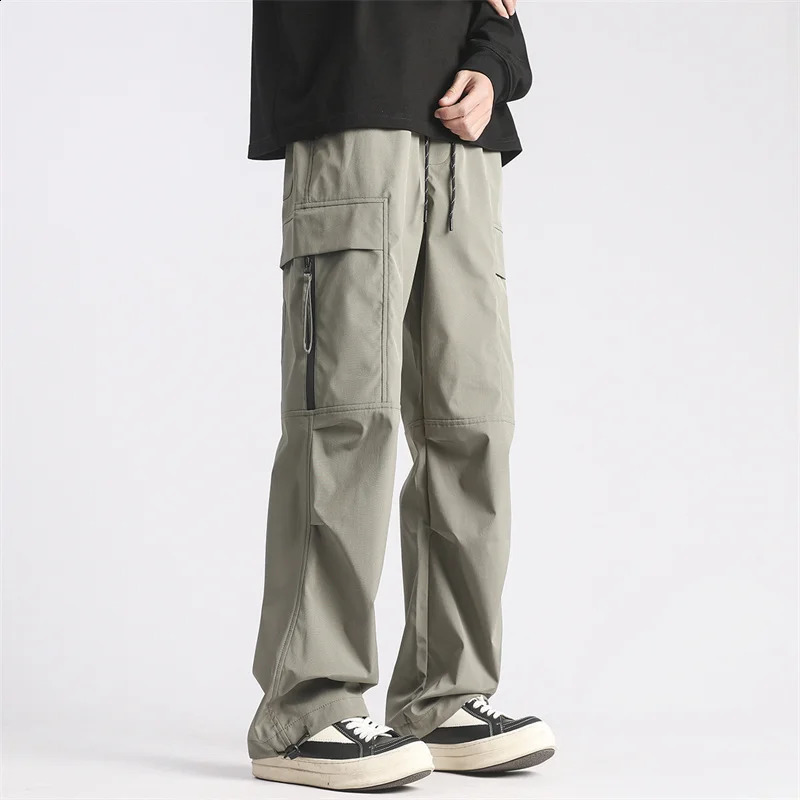 Autumn mens cargo pants casual hiphop multi pocket Trouser Streetwear Techwear sports functional bag Pantalones hombre 240821