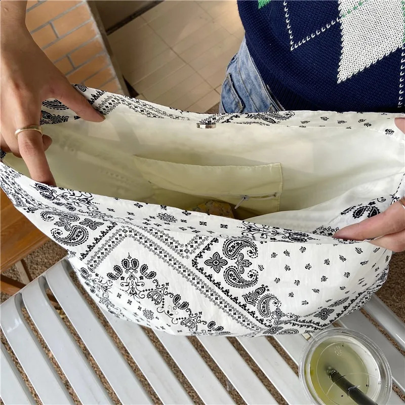 Fashion Womens Ethnic Style Canvas Large Capacity Shoulder Bag Shopping Bag Retro Leisure Travel Handbag 240821