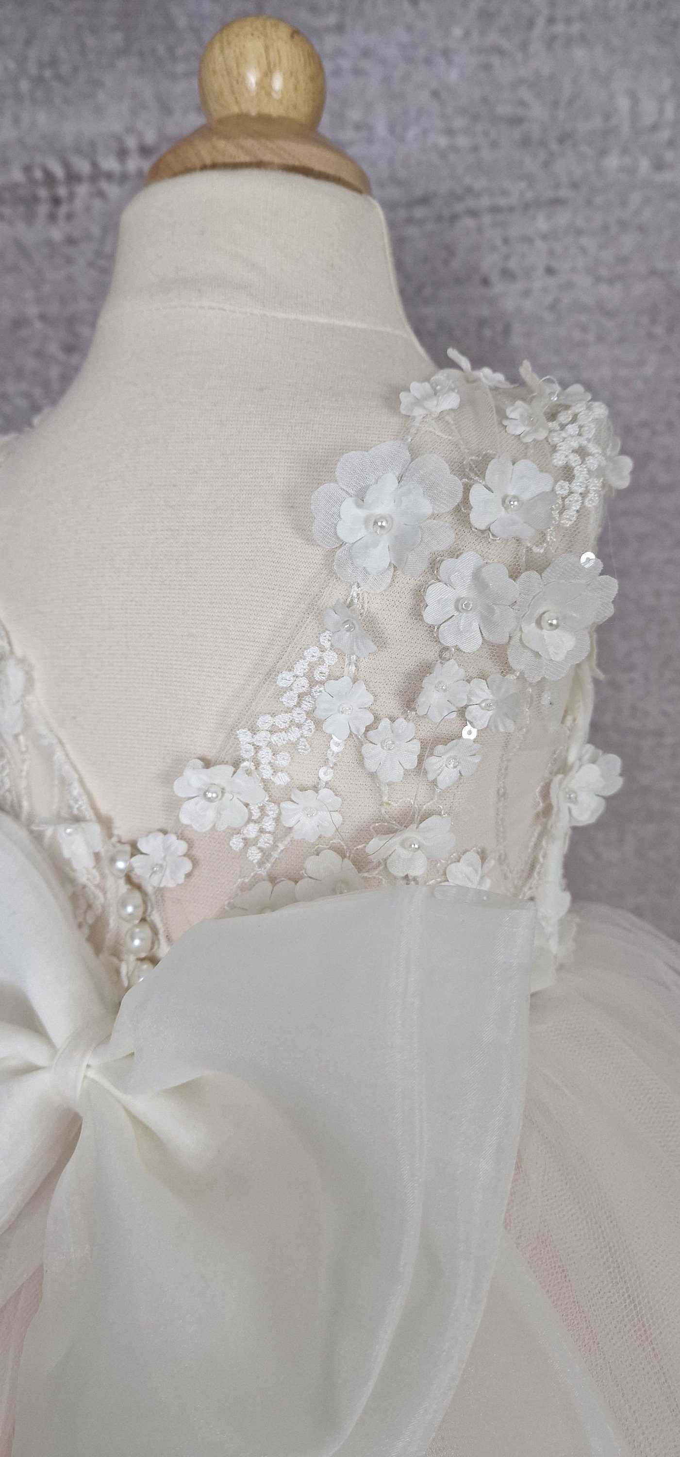 Luxury Beaded Christening Gowns For Baby Girls Lace 3D Flowers Appliqued Pearls Baptism Dresses With Bonnet First Communica