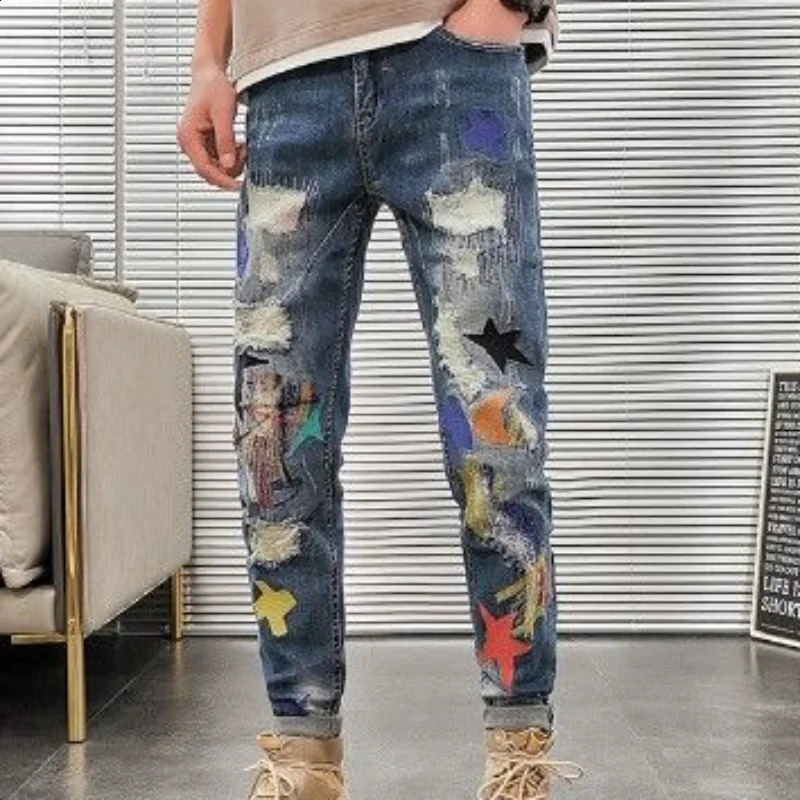 Graphic Mens Jeans Tapered Man Cowboy Pants Ripped with Print Torn Slim Fit Trousers Korean Fashion Retro Broken Harajuku Xs XL 240821
