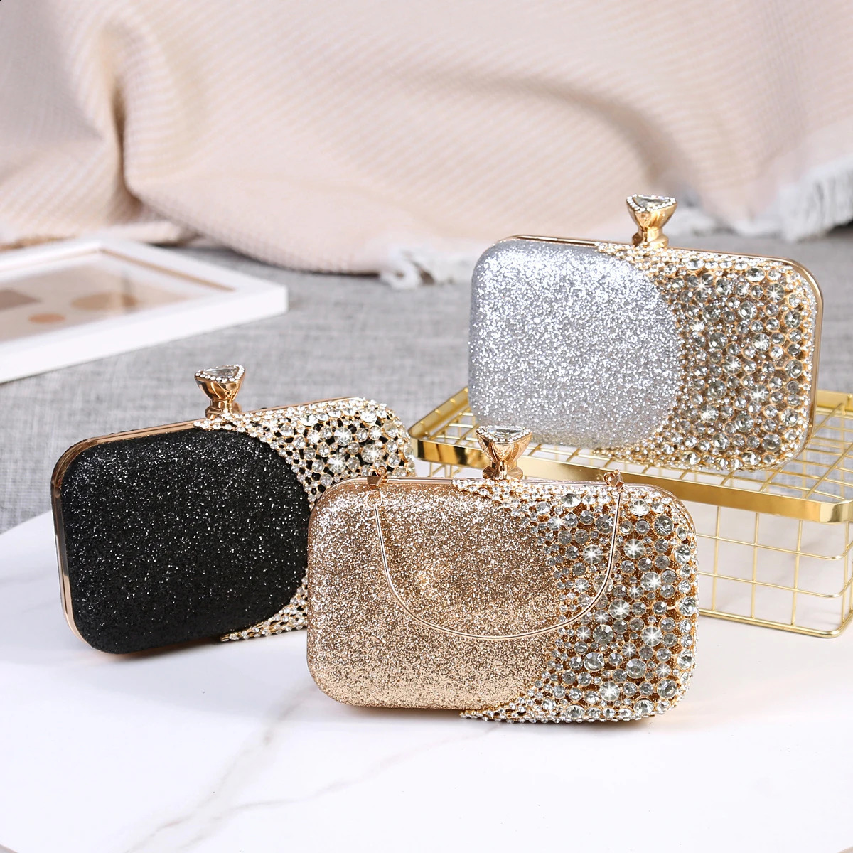 Water Diamond Womens Bag Hollow Style Crystal Evening Chain Shoulder y Party Wedding Day Clutch Wallet Handle 240822