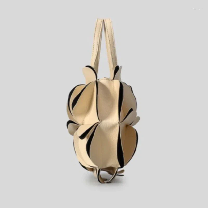 Shoulder Bags Original Designer Handbag Woman 2024 Elegant Trend Fashion Chic Petal Crossbody Bag Splicing Exquisite Casual bb0f 4