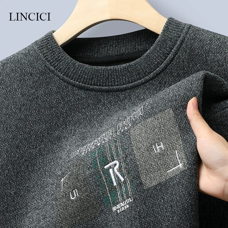 Autumn/Winter Mens Sweater with Thick Velvet for Warmth Round Neck Letter Embroidered Knitted Inner Undercover 240821