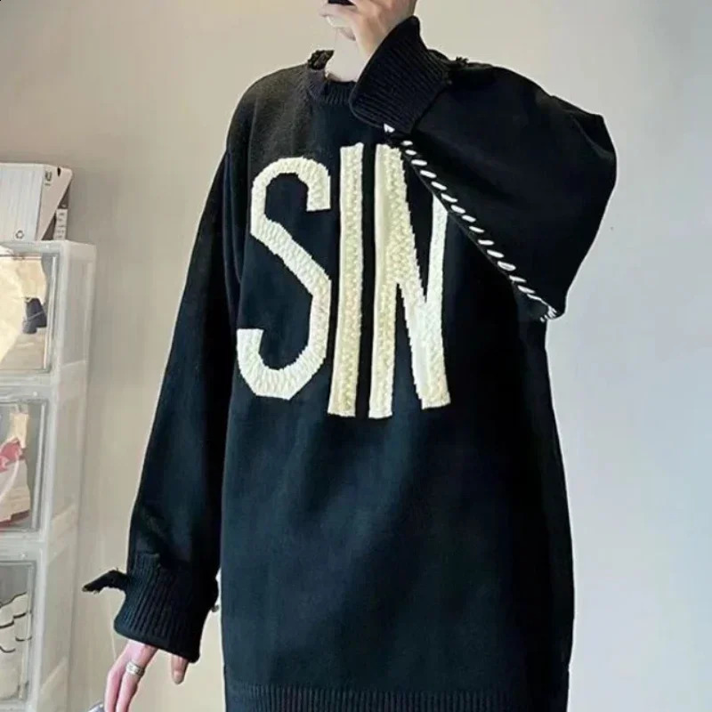 Mens black knitted sweater mens zipper torn letters with holes S cotton ner ious thick winter fashion A 240821