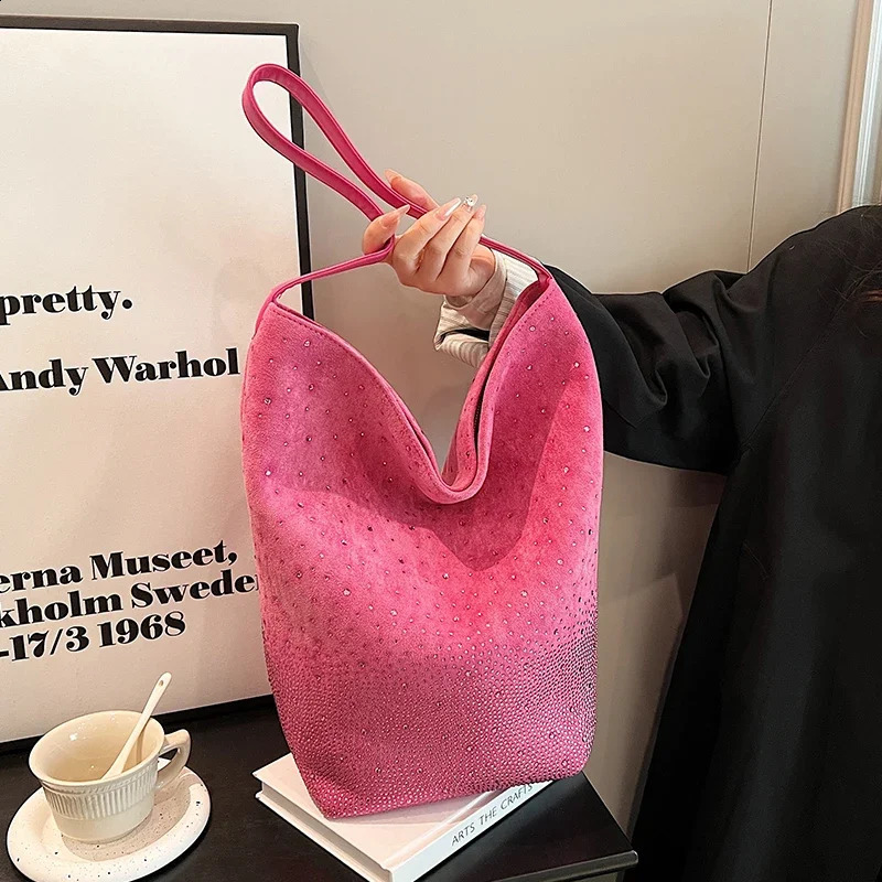 Vintage Suede Leather Shoulder Bag Diamond Studded Handbag Women Fashion Underarm Bag Large Capacity Female Bucket Tote 240821