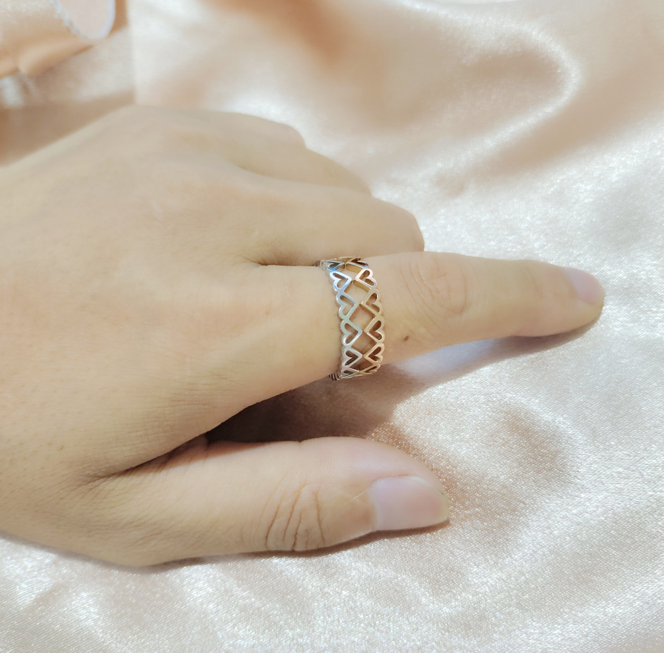 Stainless steel fashionable hollowed out peach heart ring, high-end and versatile combination ring for women