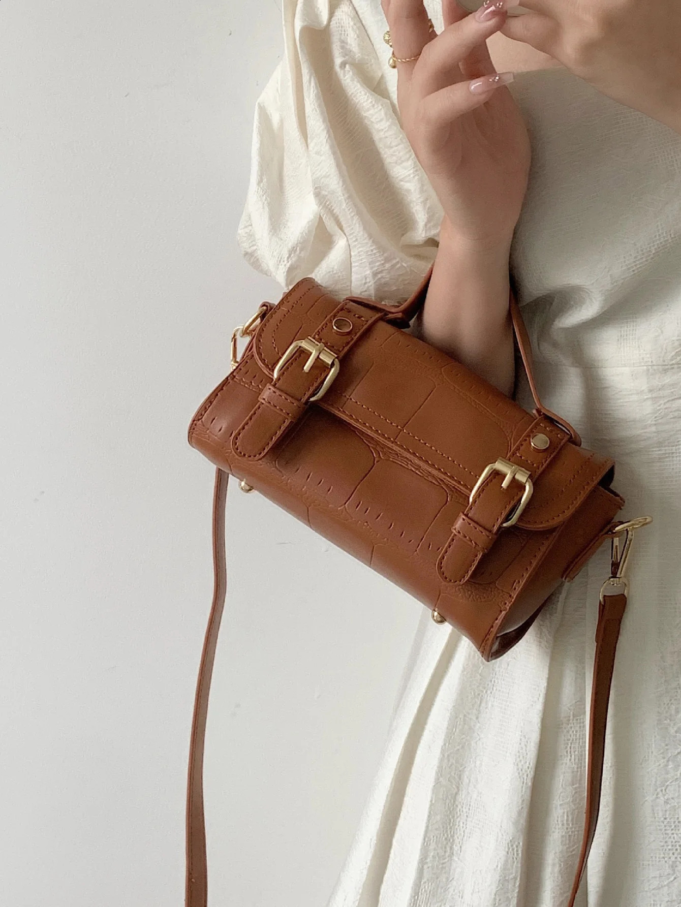 Bag Womens 2024 Summer High end Single Shoulder Diagonal Straddle n Sense Belt Handbag Pillow in Stock 240821