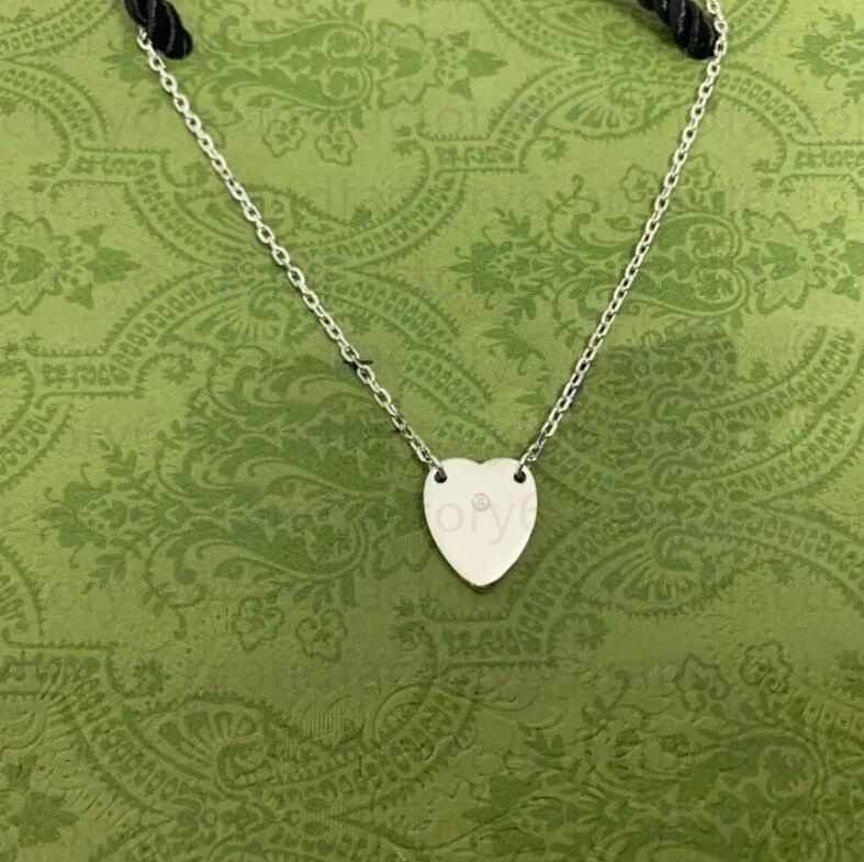 Designer necklace heart pendant mens chains trendy jewlery necklace cute fashion luxurious jewellery custom necklace womens gold silver color love necklaces