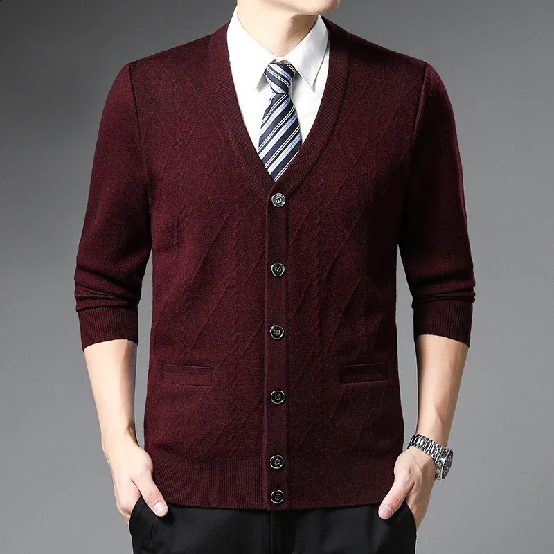Autumn Mens Cardigan Plaid Fashion Business Casual Knitted Sweater Warm V-neck Sweater Male Tops 240821