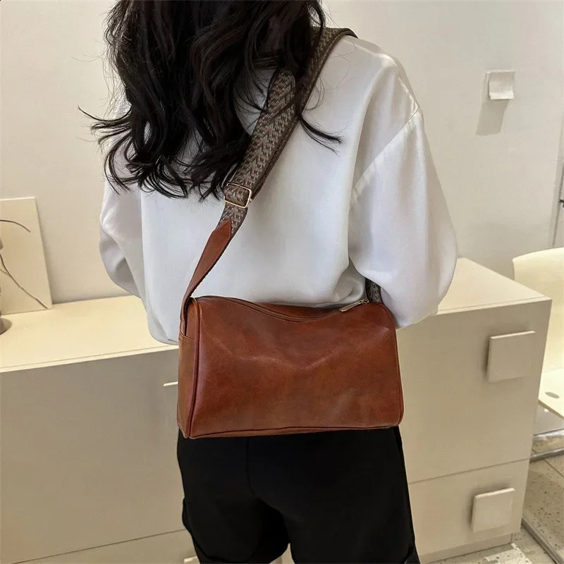 Vintage PU Leather Boston Women Small Handbag and Purse Fashion Crossbody Bag Female Casual Travel Pillow Shoulder 240821