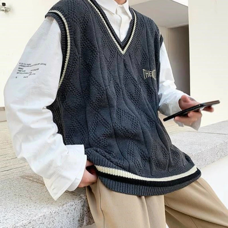 Sweater Vest Men Letter Printed BF V-neck 2XL Oversize Mens Vests Preppy Style Streetwear Stripe Tops Leisure Knitted Sweaters 240821