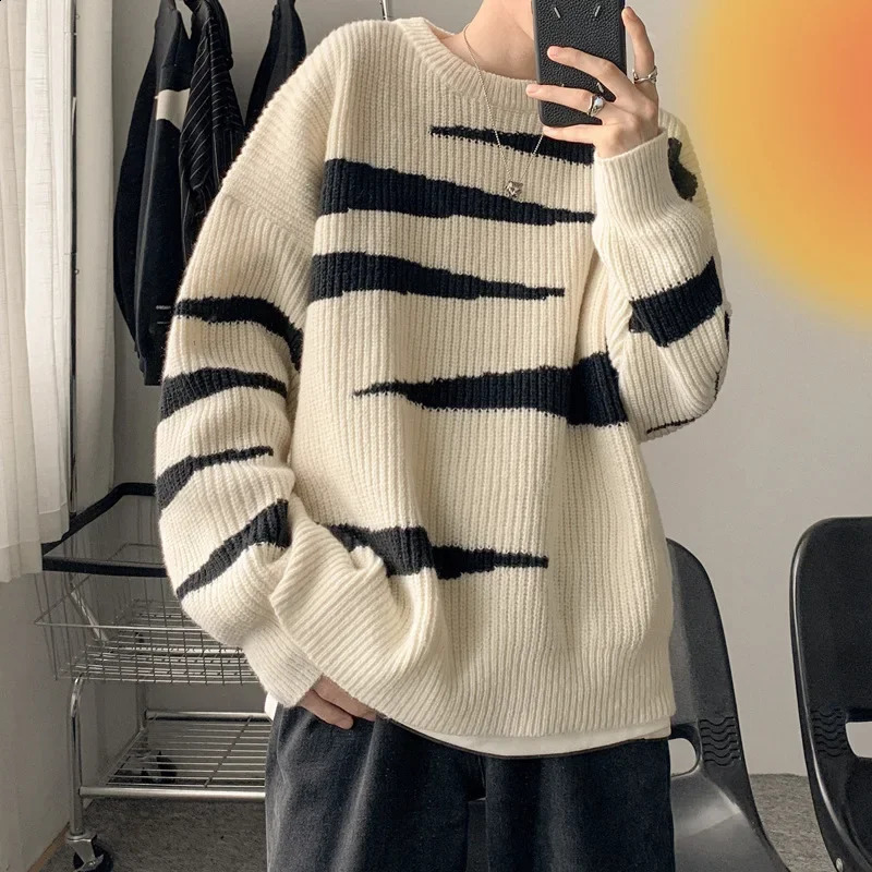 Autumn/winter Thick Loose-fit Sweater For Men Trendy Japanese Teenage Cool Idle Style Knitted Top Casual Crew Neck 240821