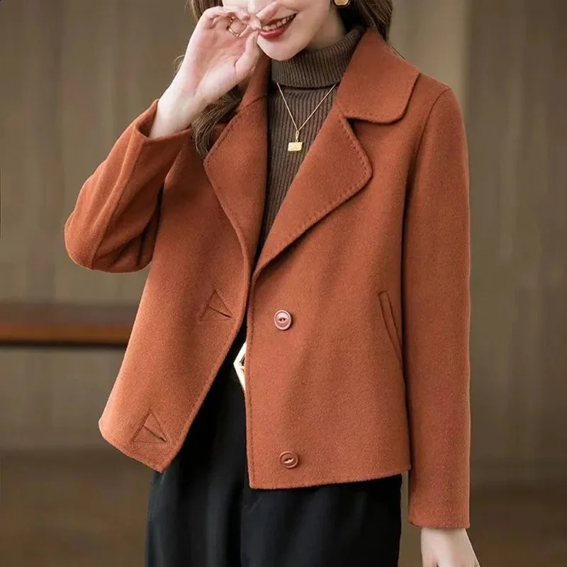 Winter Slim Short Woolen Coat Casual Women Thick Solid Wool Blend Overcoat Lapel Oversize Single Breasted Warm Outerwear 240822