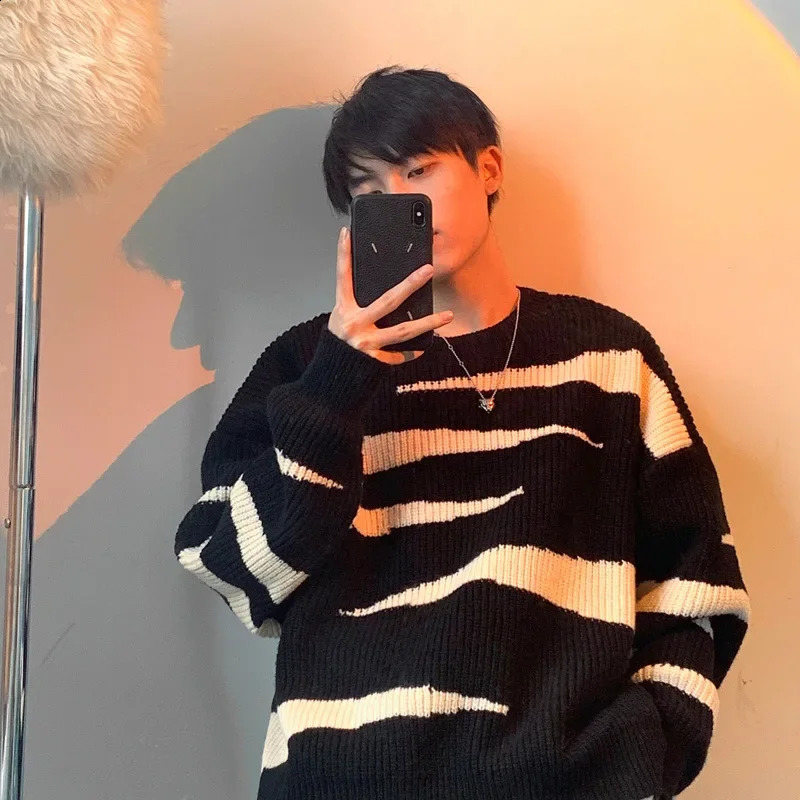 Autumn/winter Thick Loose-fit Sweater For Men Trendy Japanese Teenage Cool Idle Style Knitted Top Casual Crew Neck 240821