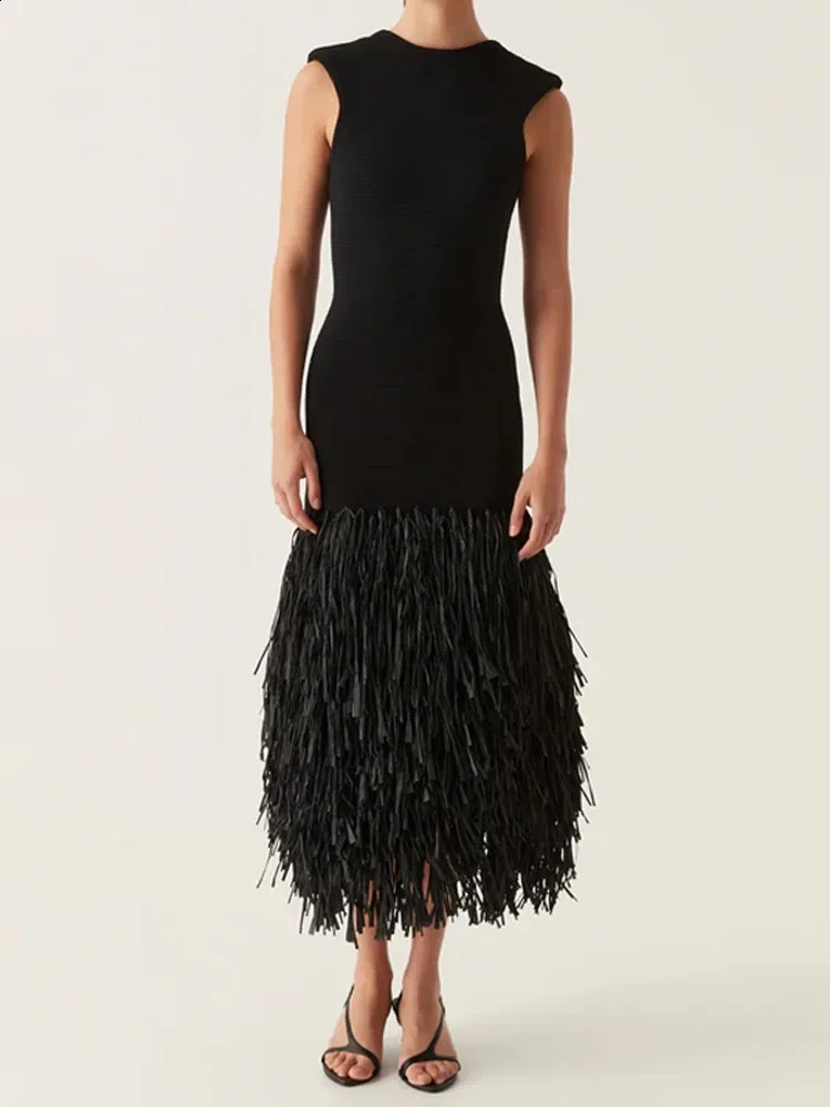 Women Fashion Black Tassels Knitted Maxi Dress Elegant Backless Sleeveless Shoulder Pad Slim Robe Summer Lady Vacation Dresses 240821