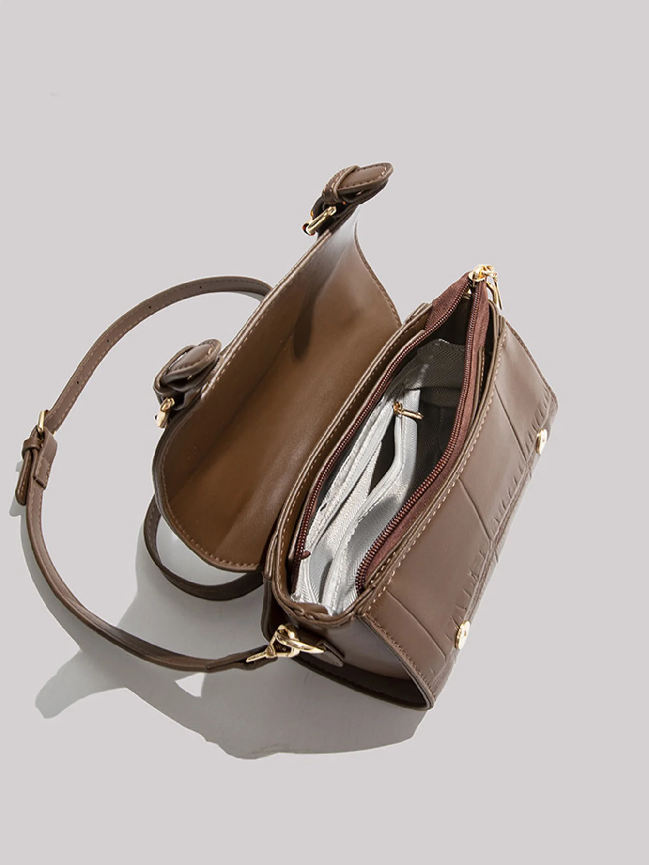 Bag Womens 2024 Summer High end Single Shoulder Diagonal Straddle n Sense Belt Handbag Pillow in Stock 240821
