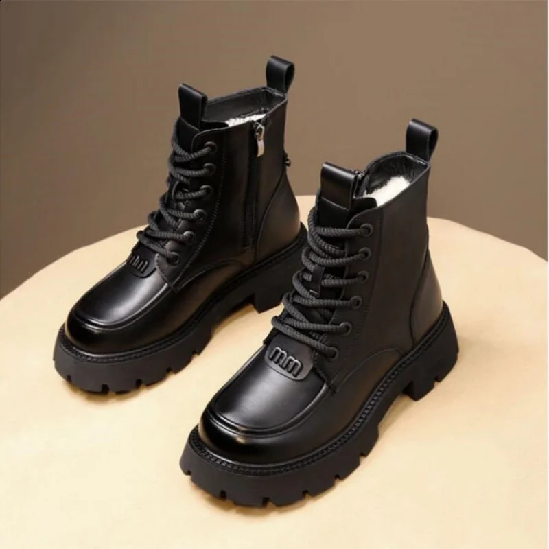 Fur integrated Snow Boots Wool Womens Boots Winter Velvet anti Cold Womens Shoes Warm Cotton Shoes Lamb Wool Cotton Boots 240820