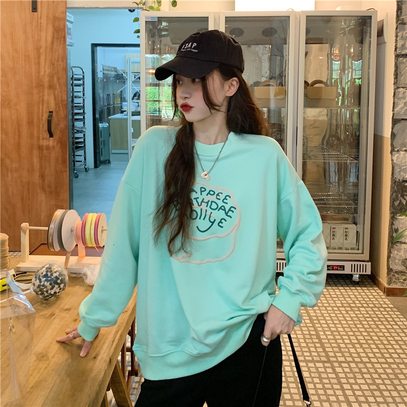 autumn and winter new Korean version loose slimming long sleeved sweatshirt for women with foam letter print design, trendy top dongdumaoyi
