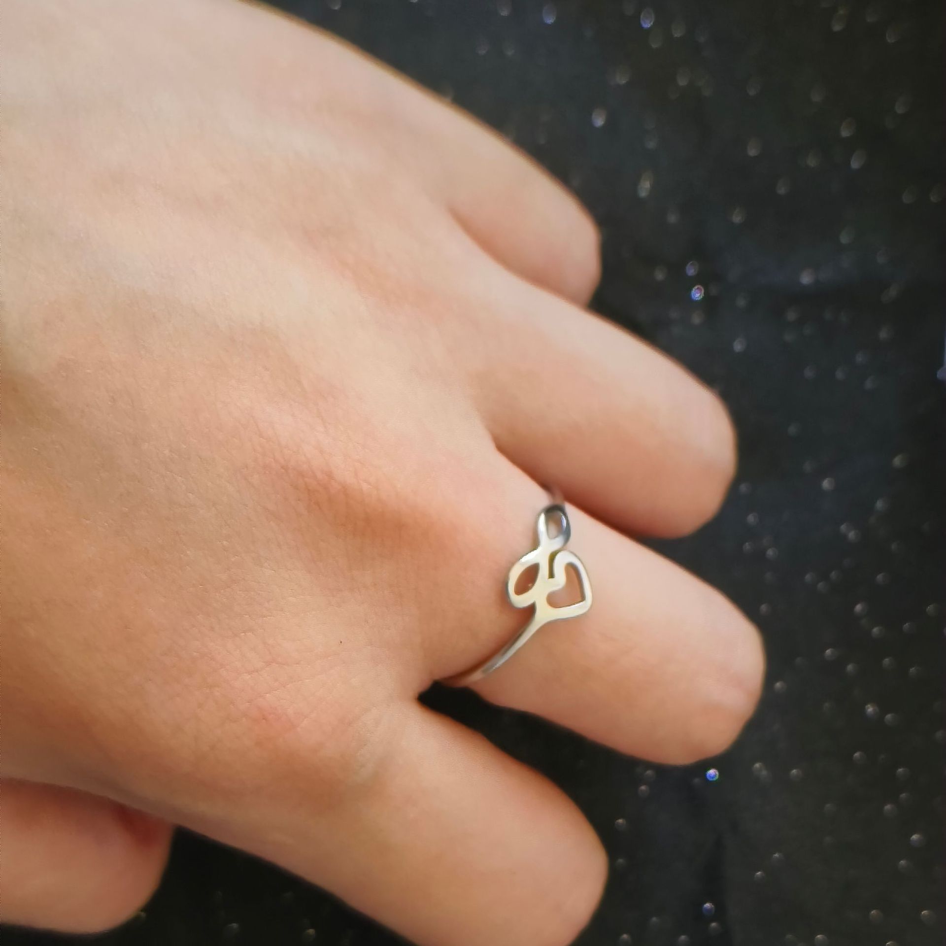 New Women's Light Luxury High End Hollow Love Ring Does Not Fade, High end Upscale Gift for Girlfriend or Wife