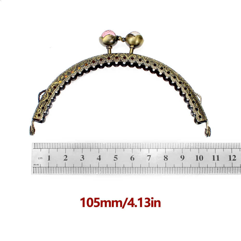 10Pcs 10.5CM Fashion Sparkling Gemstone Kiss Lock Bronze Metal Half Round Embossed Lace Wallet Stand 240821
